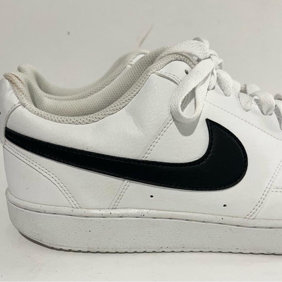 Nike White and Black Sneakers Vision Low EUC size 13 men’s - Picture 2 of 15